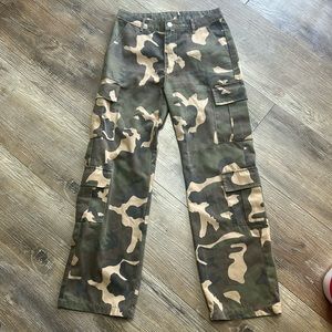 Mid rise cargo army pants